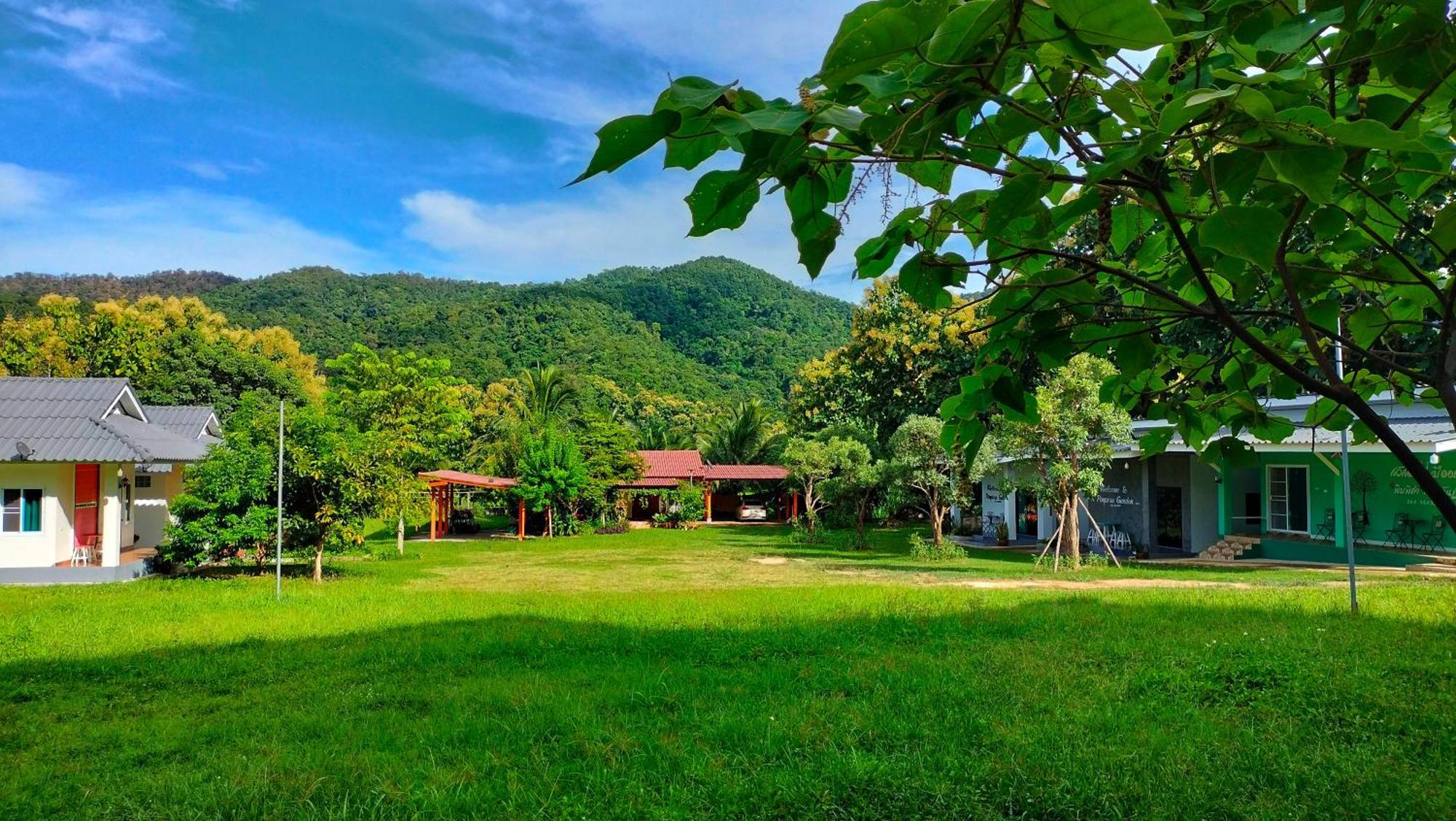 Вилла Pimpisa Garden พิมพิศา การ์เด้นท์ Khuang Kom Экстерьер фото